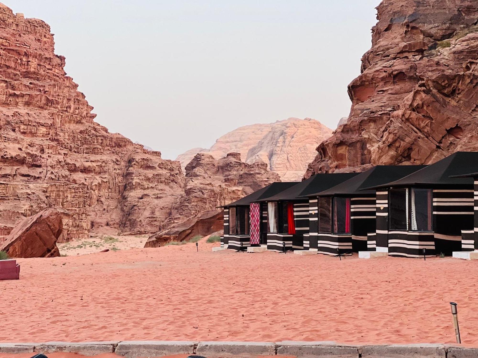 Wadi Rum Bubble Camp & Tour Luaran gambar