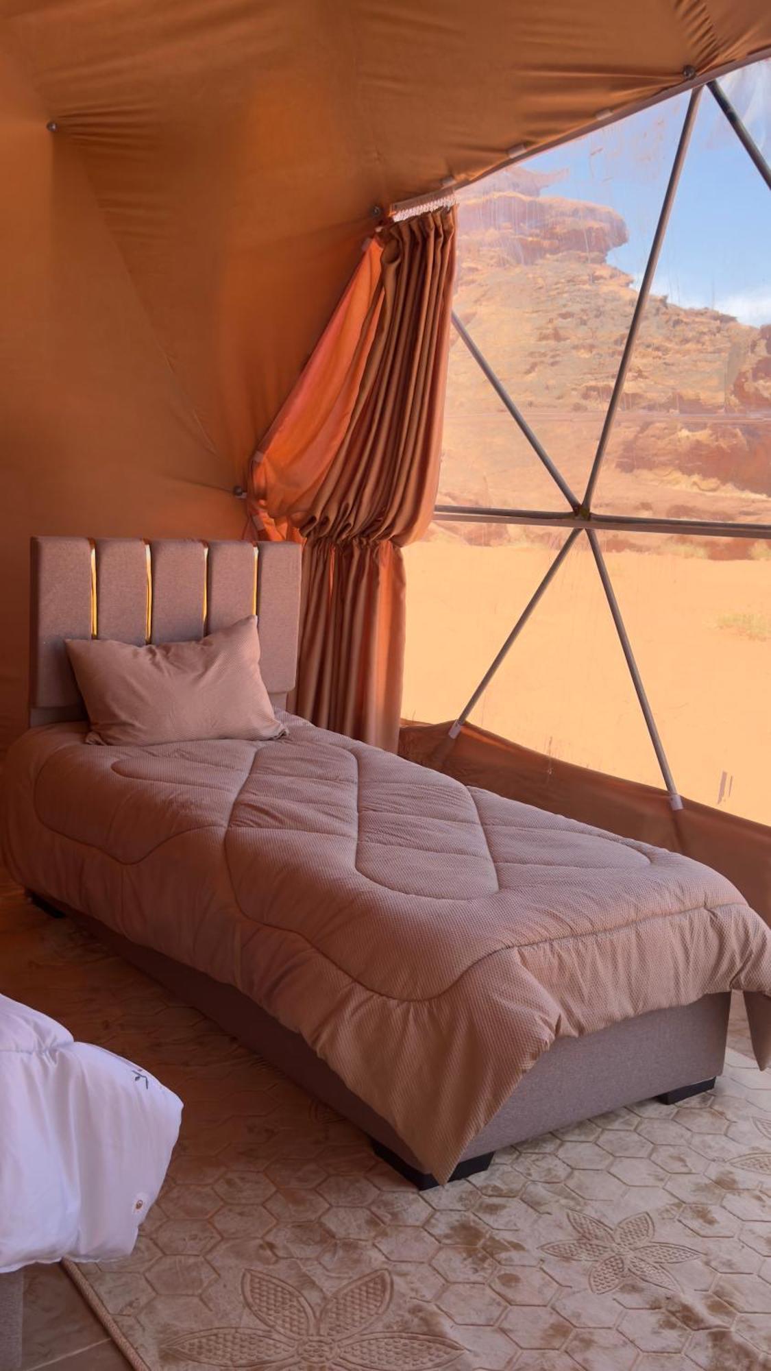 Wadi Rum Bubble Camp & Tour Luaran gambar