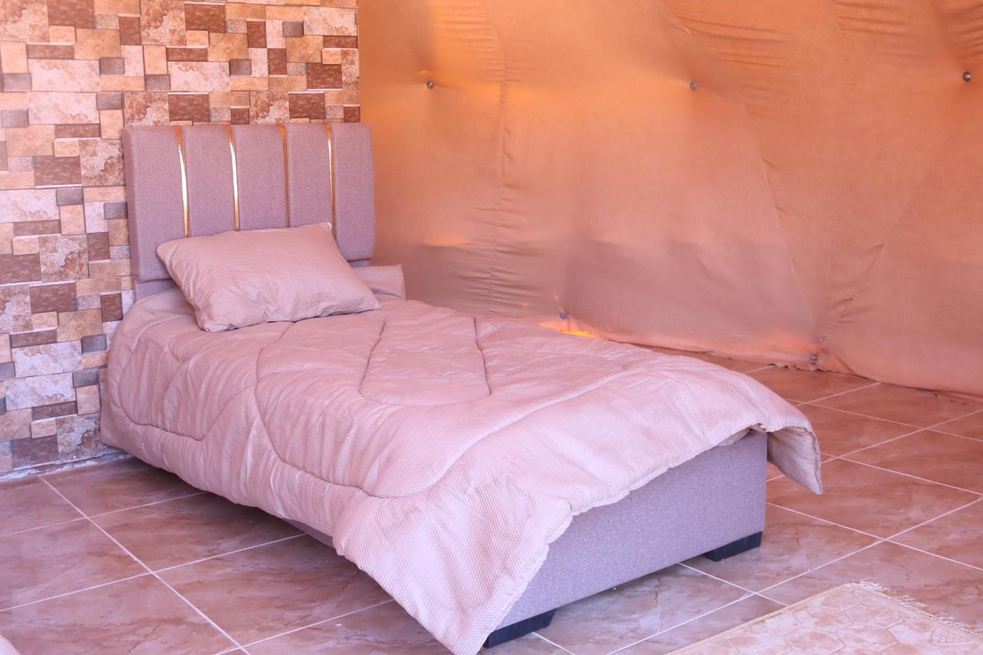 Wadi Rum Bubble Camp & Tour Luaran gambar