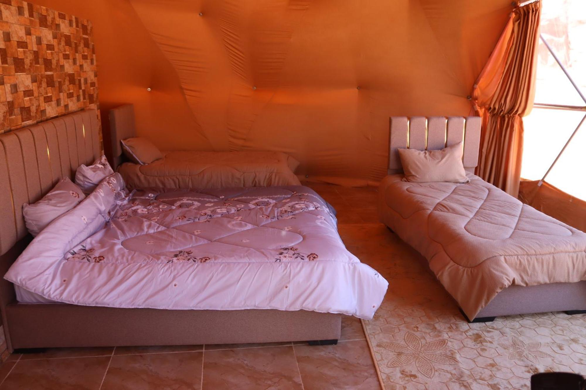 Wadi Rum Bubble Camp & Tour Luaran gambar
