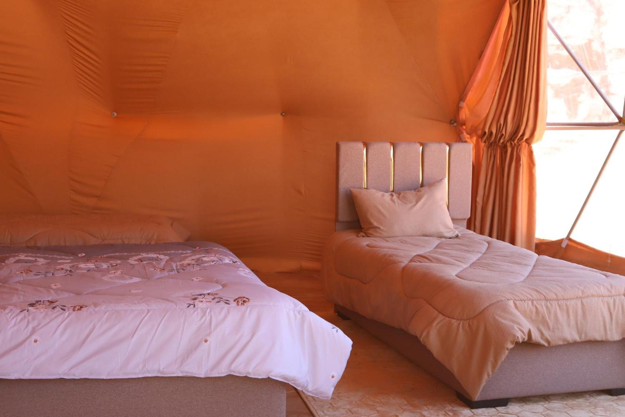 Wadi Rum Bubble Camp & Tour Luaran gambar